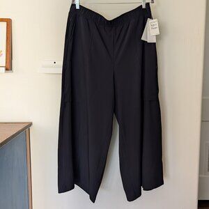 Zella Nordstrom All Day Lightweight Flowy Black Wide Leg Cargo Pocket Pants NWT